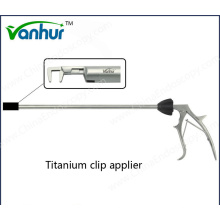 Applicateur de clips en titane réutilisable pour instruments chirurgicaux